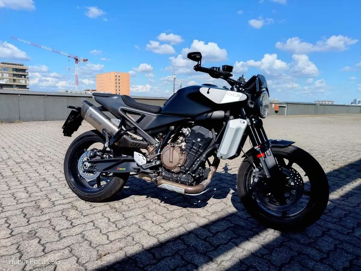 Husqvarna Svartpilen 801 (2024 - 26)