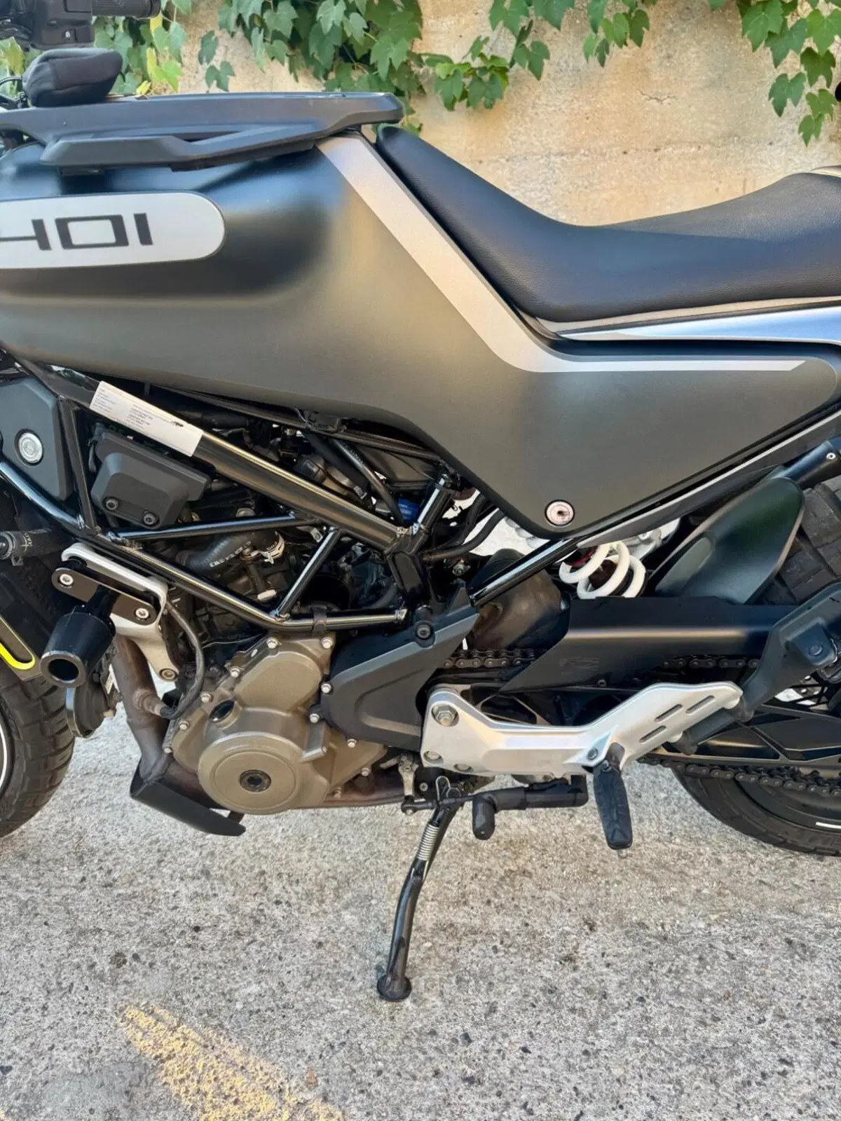 Husqvarna Svartpilen 401 (2020) (4)