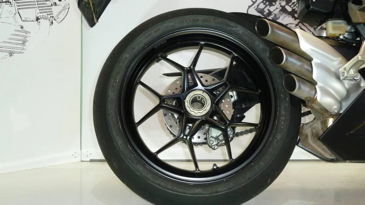 MV Agusta F3 800 EAS ABS (2013 - 17) (2)