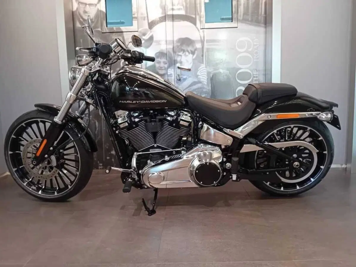 Harley-Davidson Breakout 117 (2025 - 26) (2)