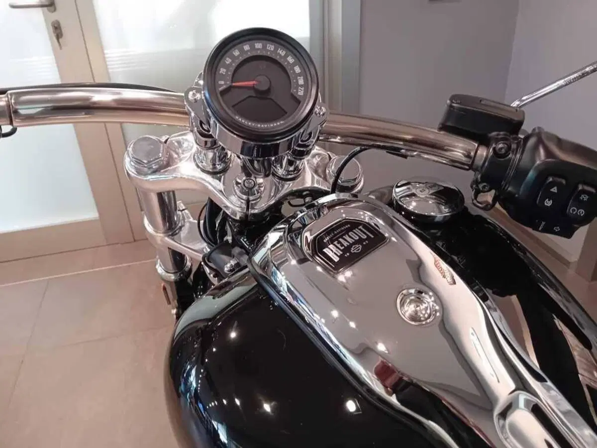 Harley-Davidson Breakout 117 (2025 - 26) (4)