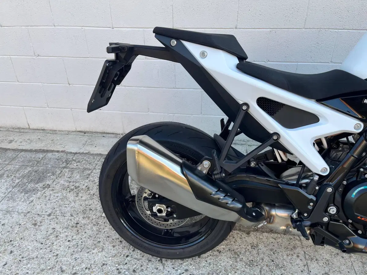KTM 990 Duke (2024 - 26) (9)