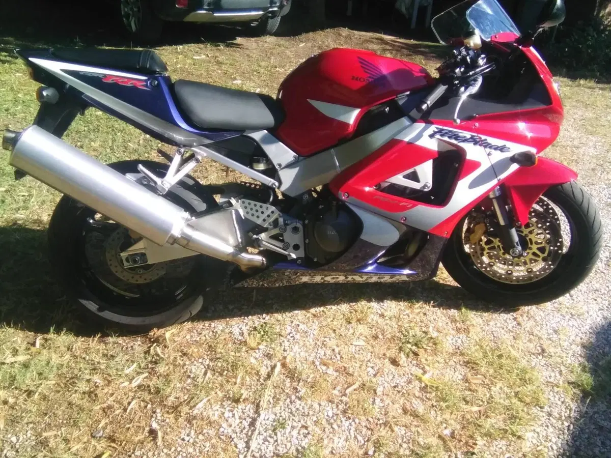 Honda CBR 900 RR Fireblade (2000 - 01) (2)