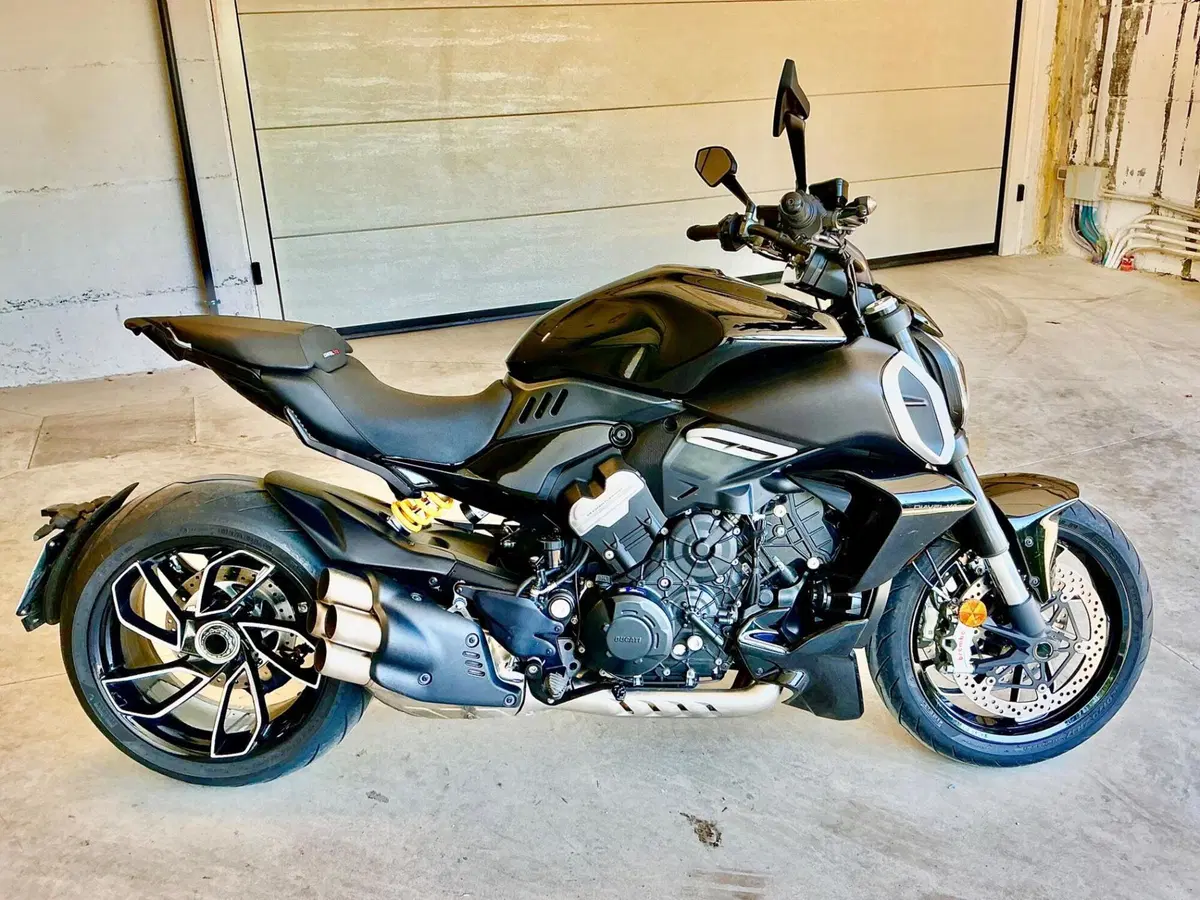 Ducati Diavel V4 (2023 - 26) (2)