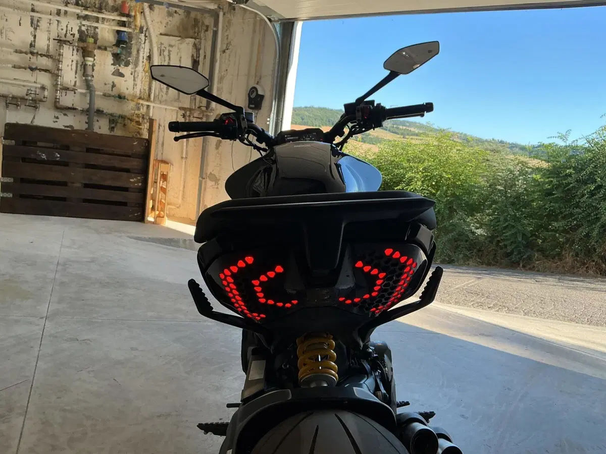Ducati Diavel V4 (2023 - 26) (9)