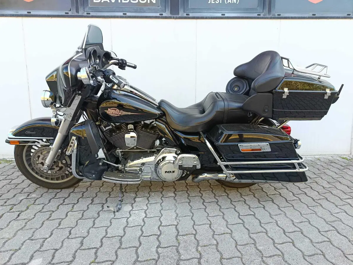 Harley-Davidson 1690 Electra Glide Classic (2010 - 12) - FLHTC (8)