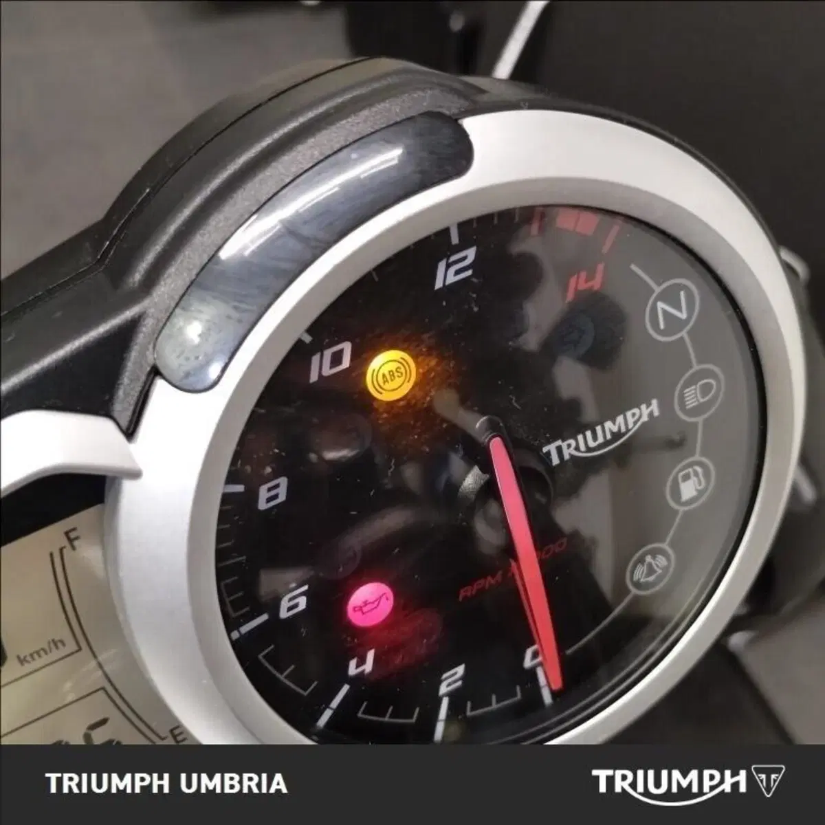 Triumph Street Triple ABS (2013 - 17) (4)