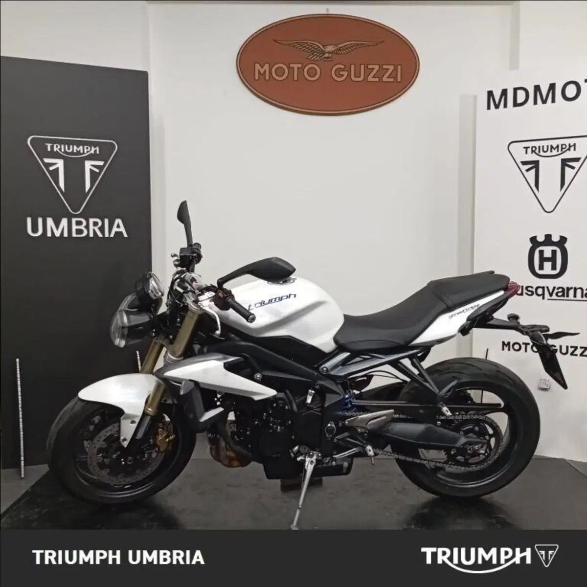 Triumph Street Triple ABS (2013 - 17) (2)