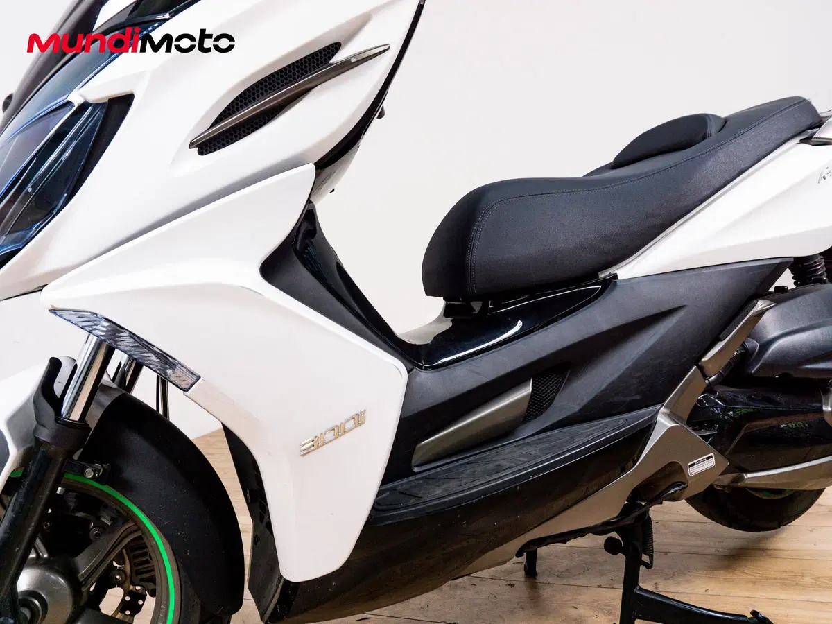 Kymco K-Xct 300i ABS (2012 - 17) (9)