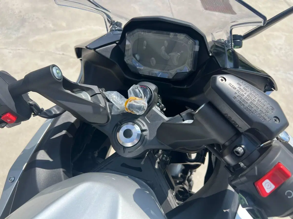 Kawasaki Z7 Hybrid (2024 - 26) (7)