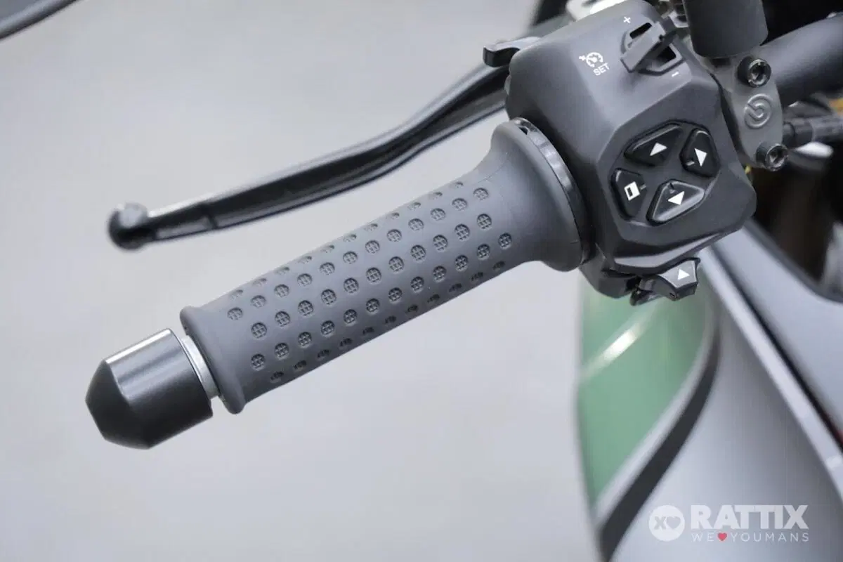 Moto Guzzi V100 Mandello S (2022 - 24) (11)