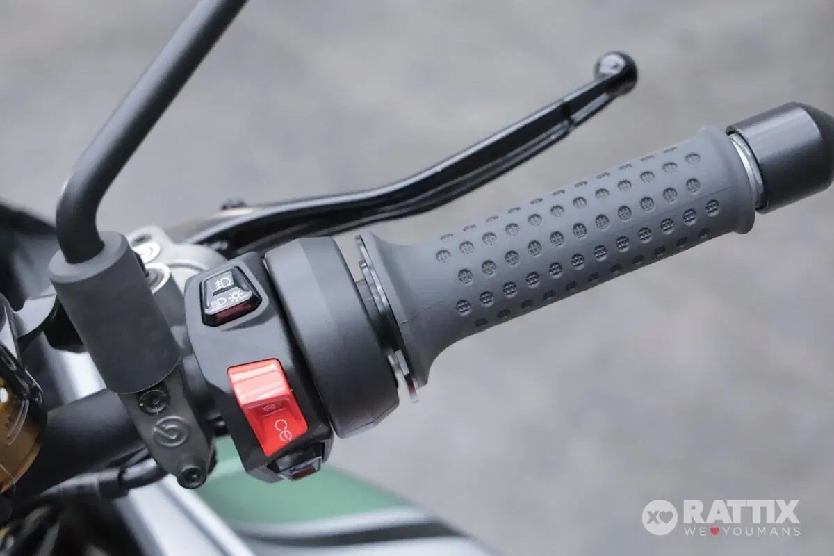 Moto Guzzi V100 Mandello S (2022 - 24) (12)
