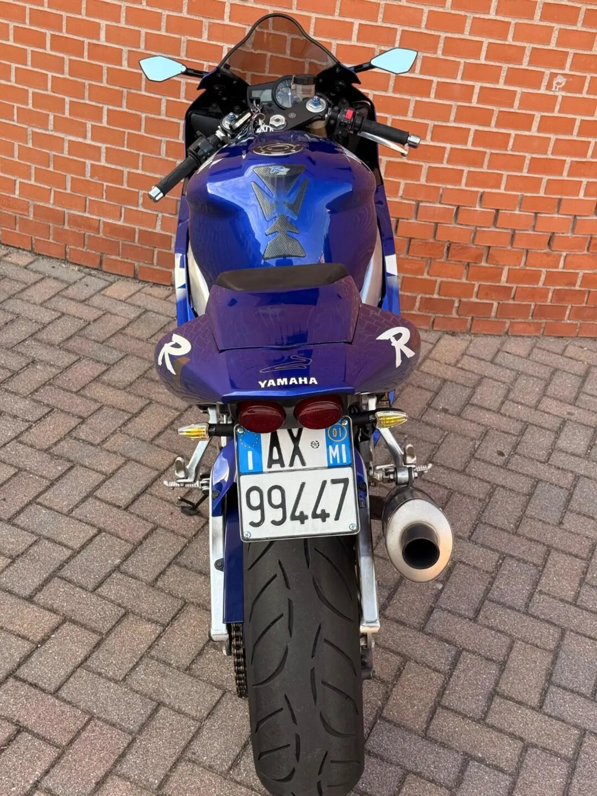 Yamaha YZF R1 (2000 - 01) (3)