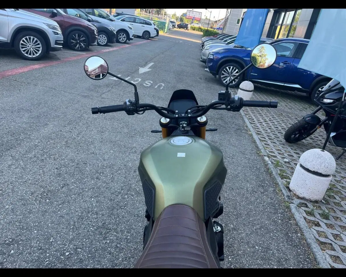 Moto Morini SEIEMMEZZO SCR (2022 - 26) (13)