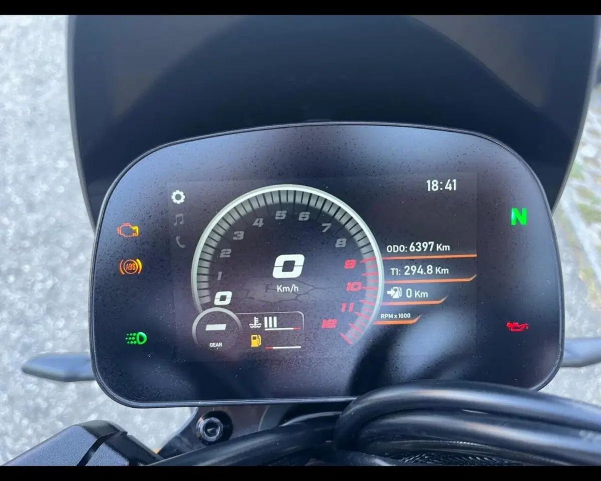 Moto Morini SEIEMMEZZO SCR (2022 - 26) (14)