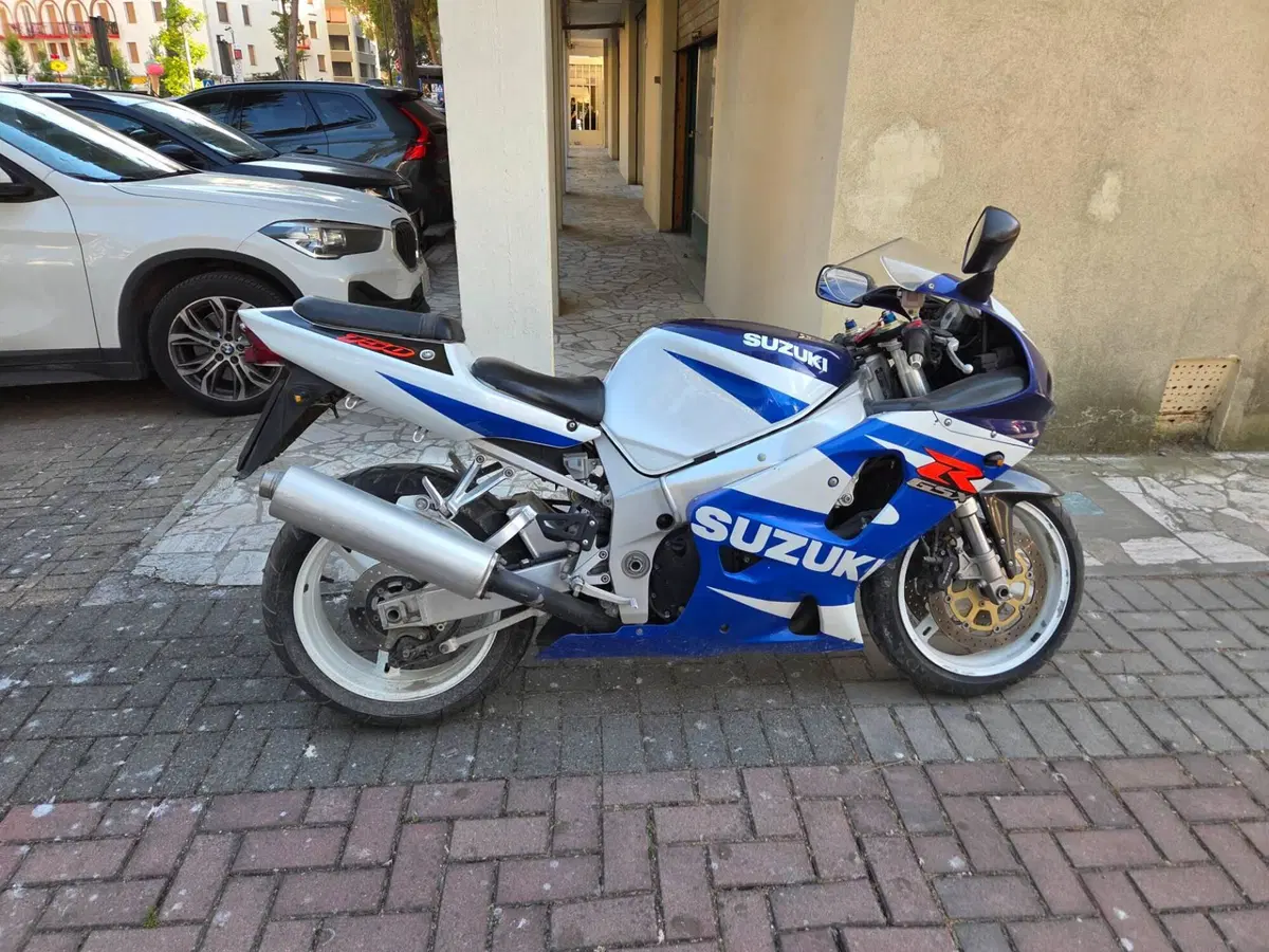 Suzuki GSX R 750 (1999 - 03) (5)
