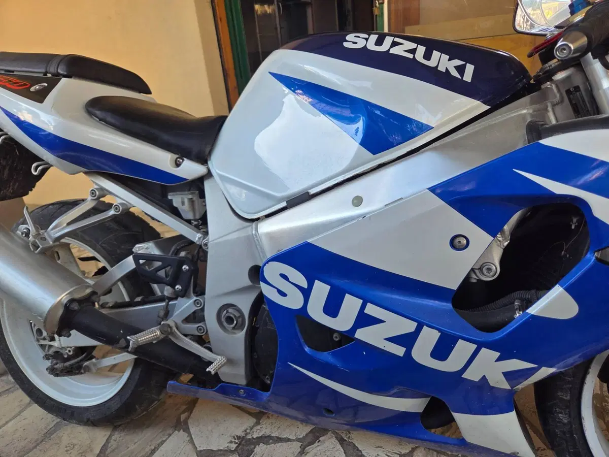 Suzuki GSX R 750 (1999 - 03) (10)