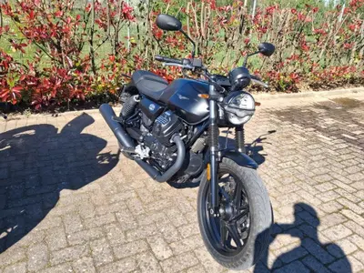 Moto Guzzi V7 Stone (2021 - 24) usata