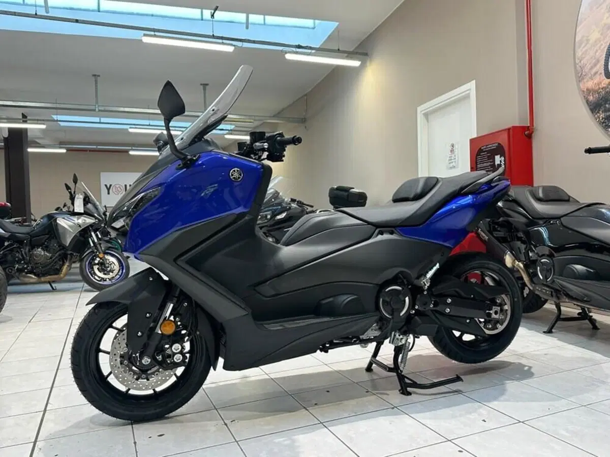 Yamaha T-Max 560 (2025 - 26) (3)