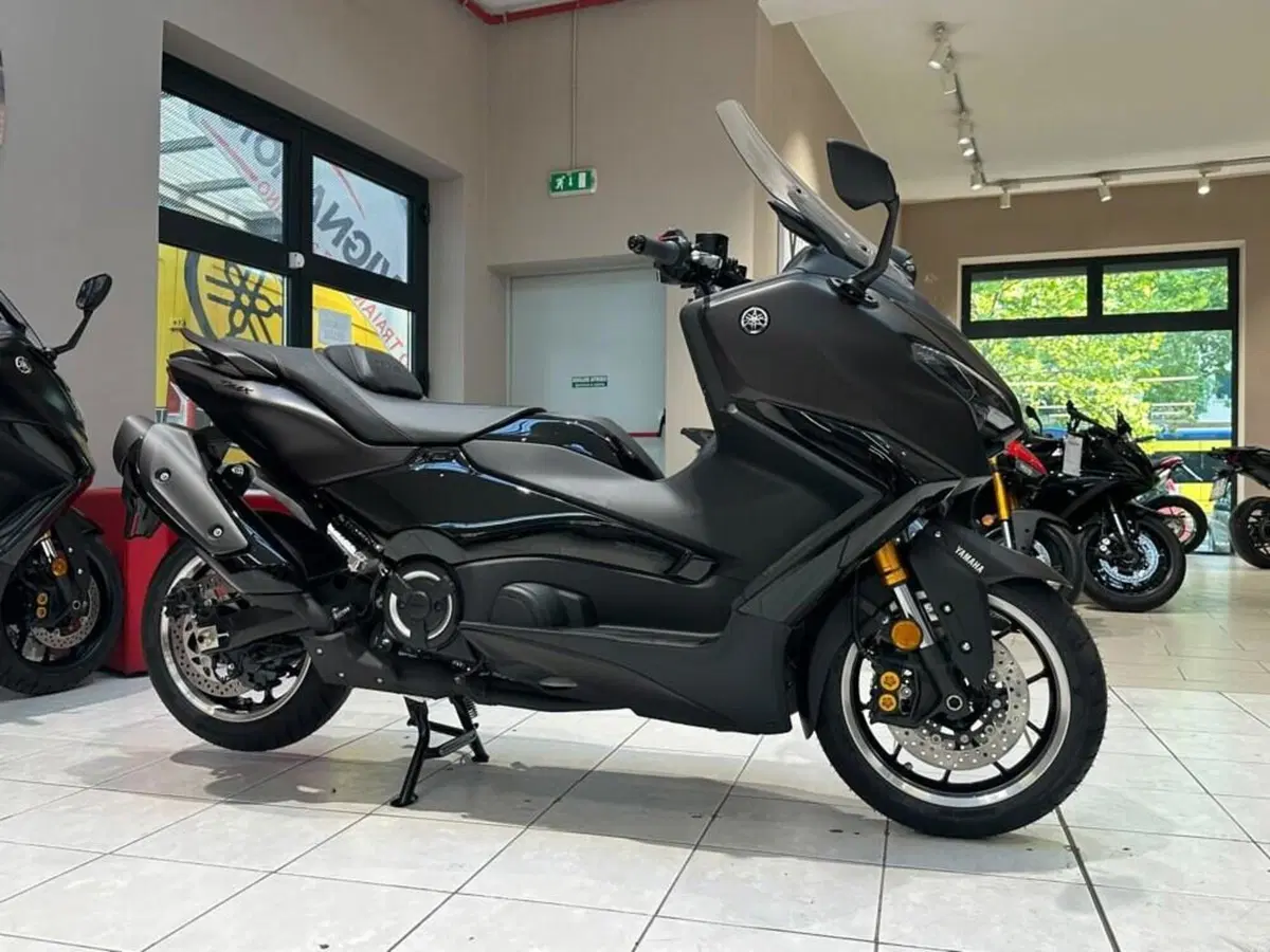 Yamaha T-Max 560 Tech Max (2025 - 26)