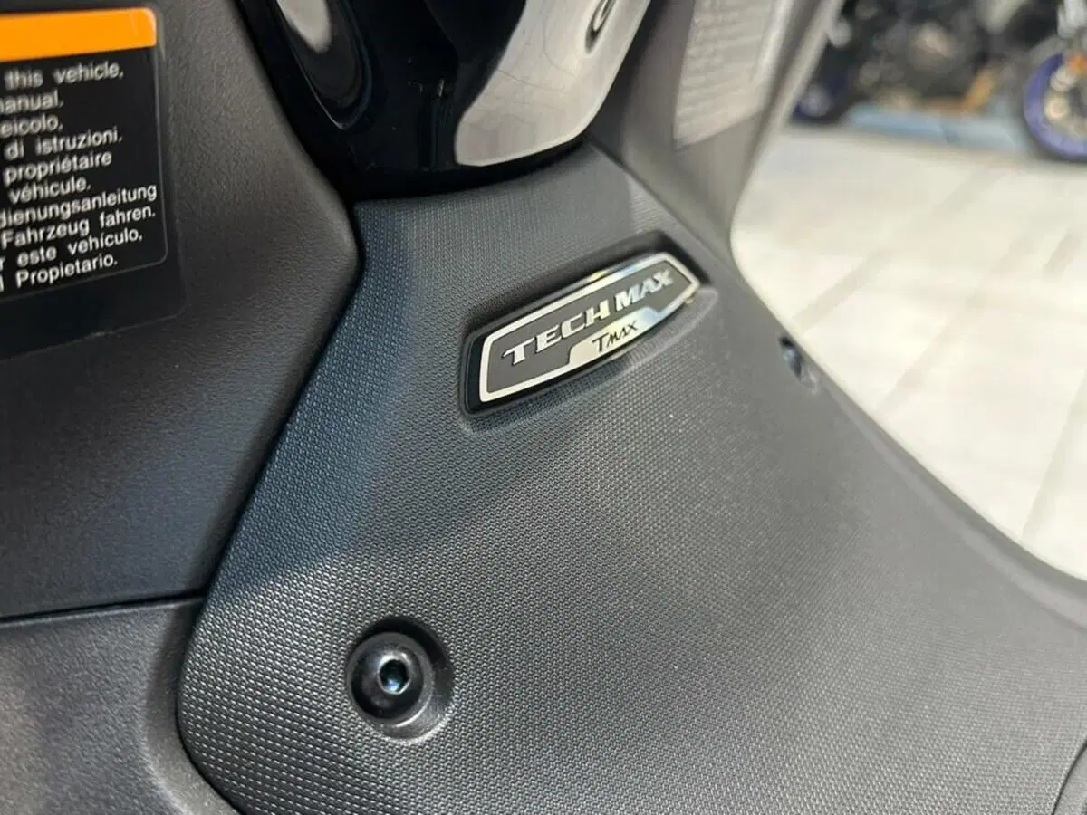Yamaha T-Max 560 Tech Max (2025 - 26) (5)
