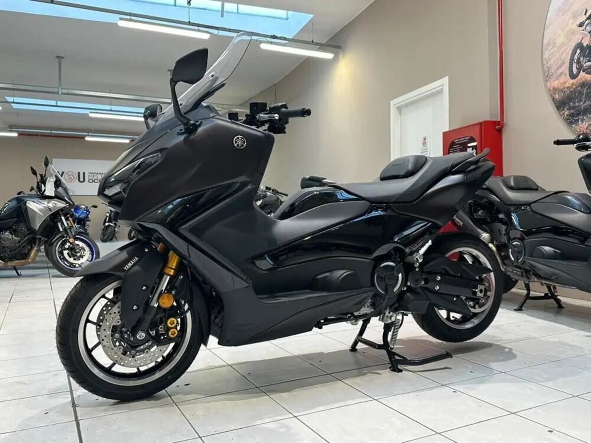 Yamaha T-Max 560 Tech Max (2025 - 26) (3)