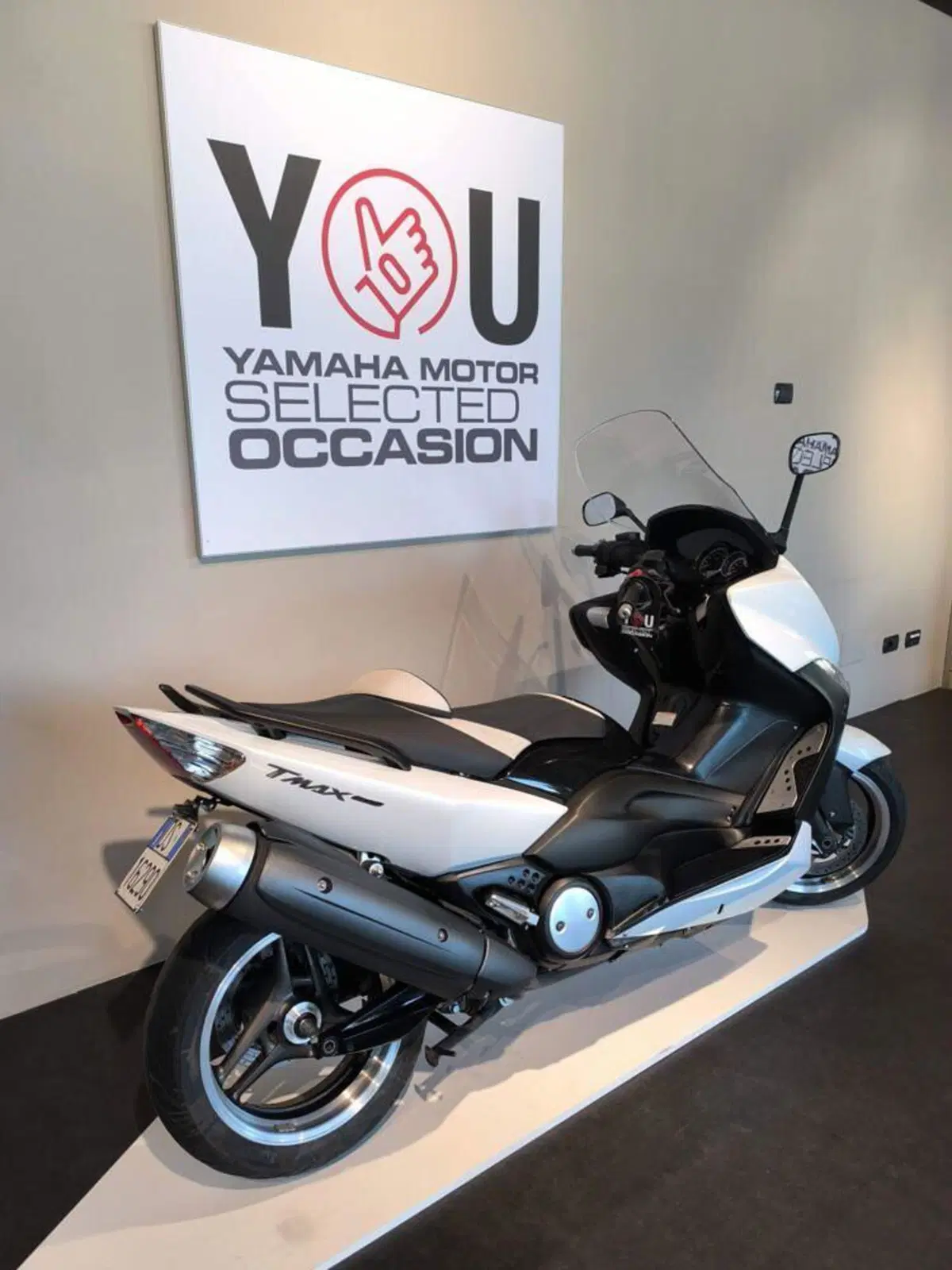 Yamaha T-Max 500 White Max (2010 - 11) (3)