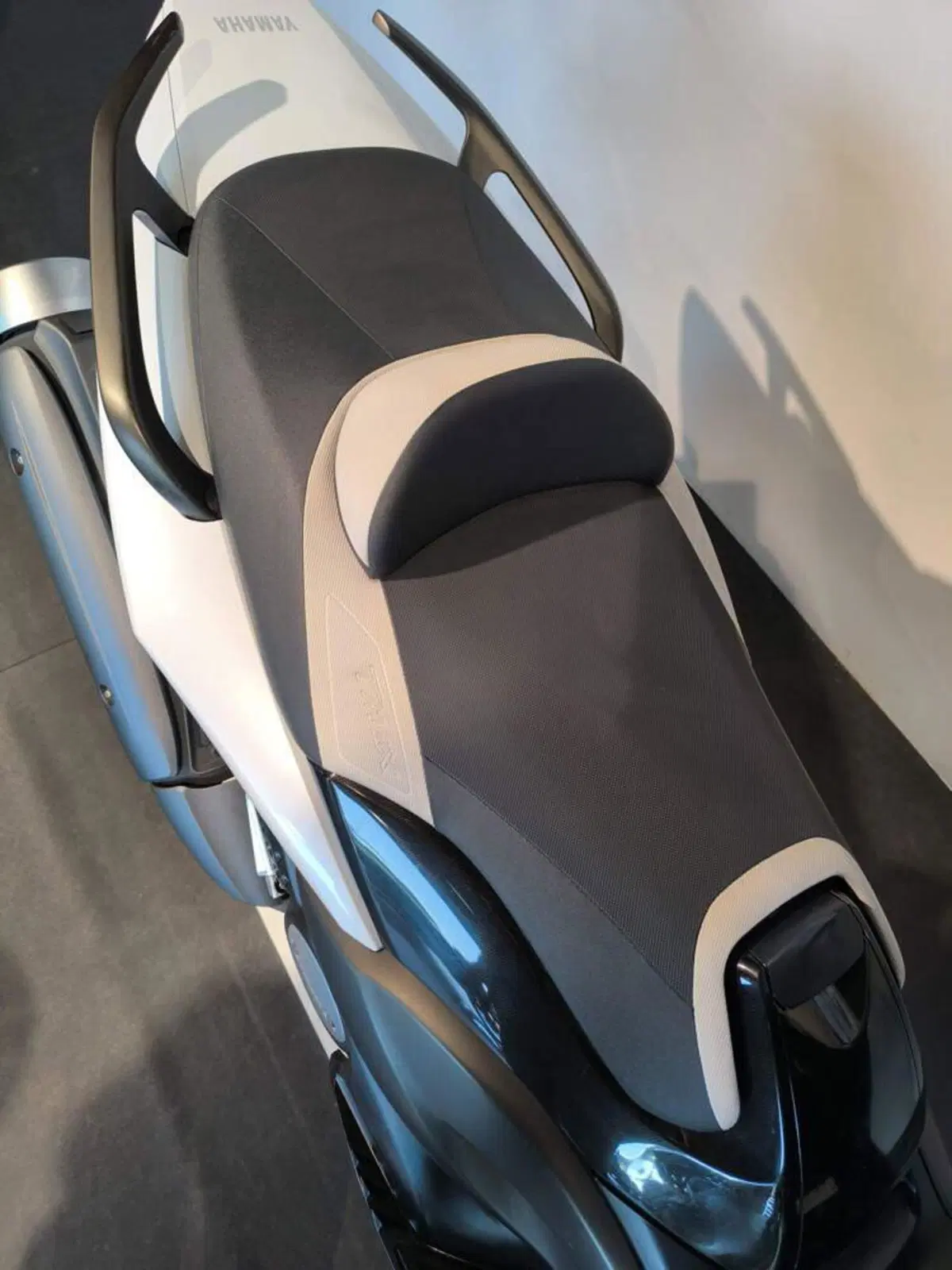 Yamaha T-Max 500 White Max (2010 - 11) (7)
