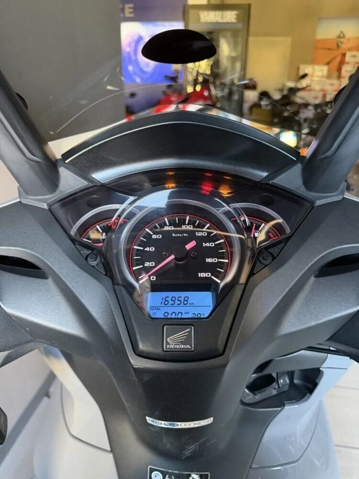 Honda SH 300 i ABS (2016 - 20) (6)