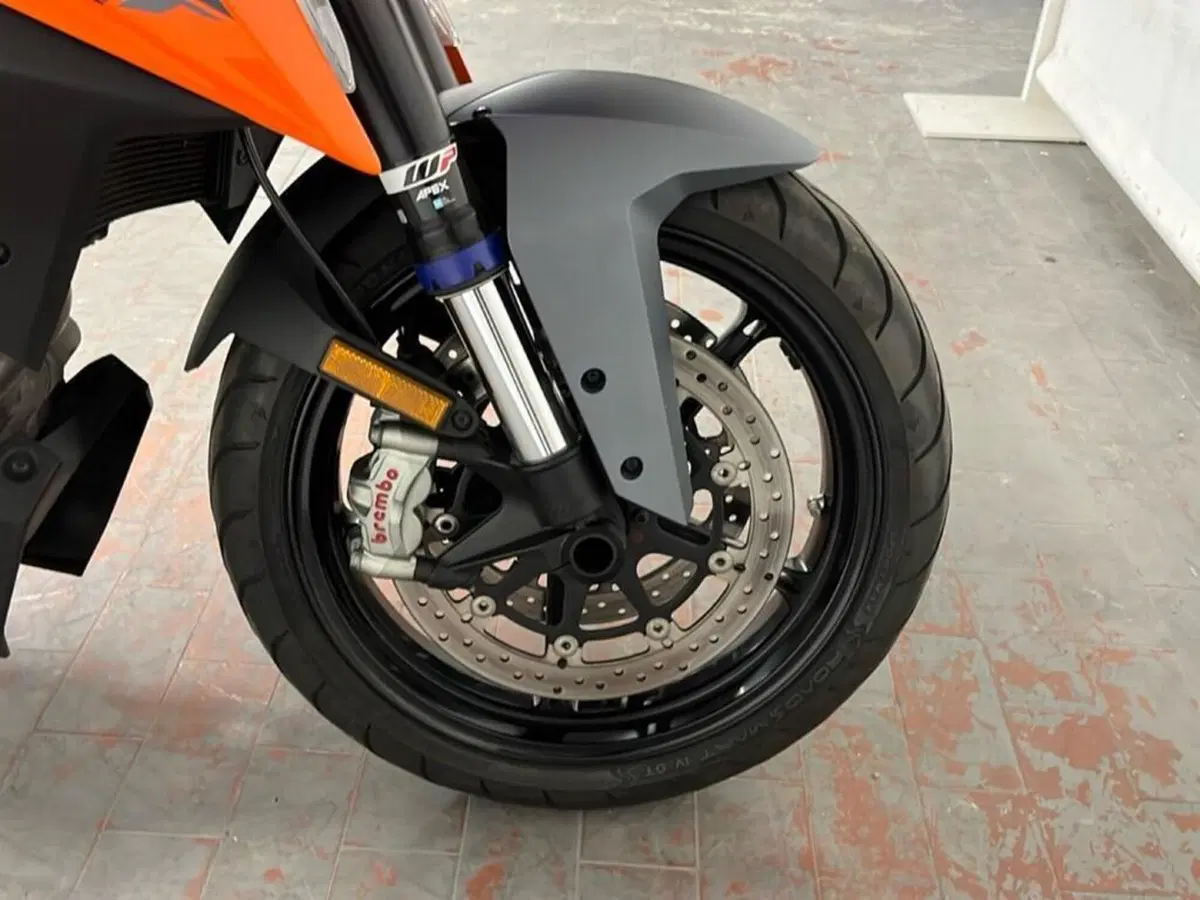 KTM 1290 Super Duke GT (2022 - 25) (13)