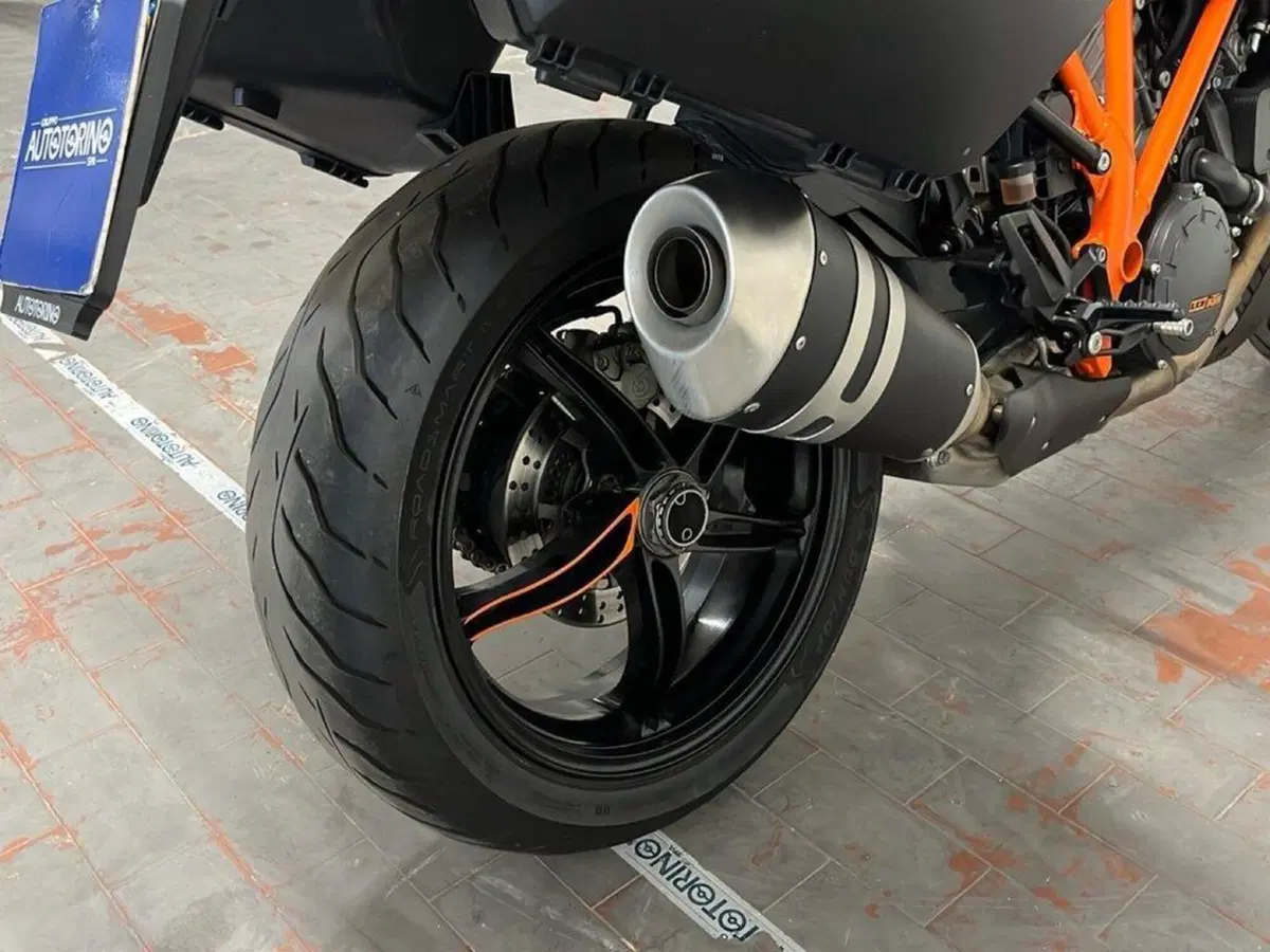 KTM 1290 Super Duke GT (2022 - 25) (14)