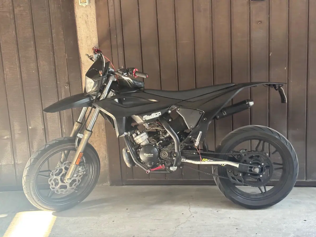 Betamotor RR 50 Motard - X Special Edition (2024 - 26) (3)