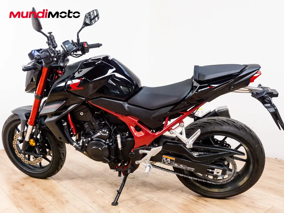 Honda CB 750 Hornet (2025) (7)