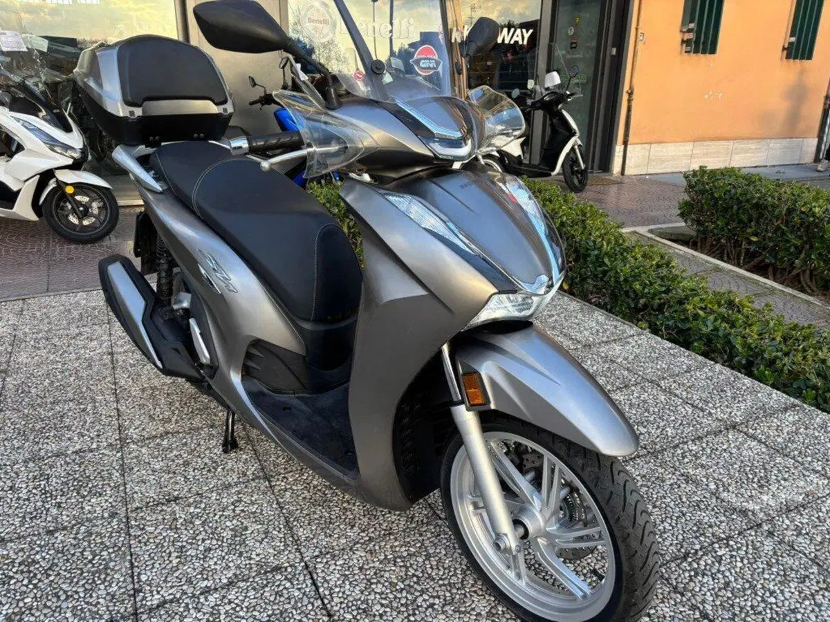 Honda SH 350 (2021 - 24) (3)