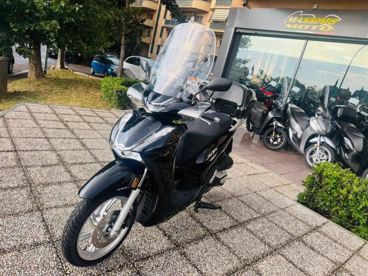 Honda SH 350 (2021 - 24) (7)