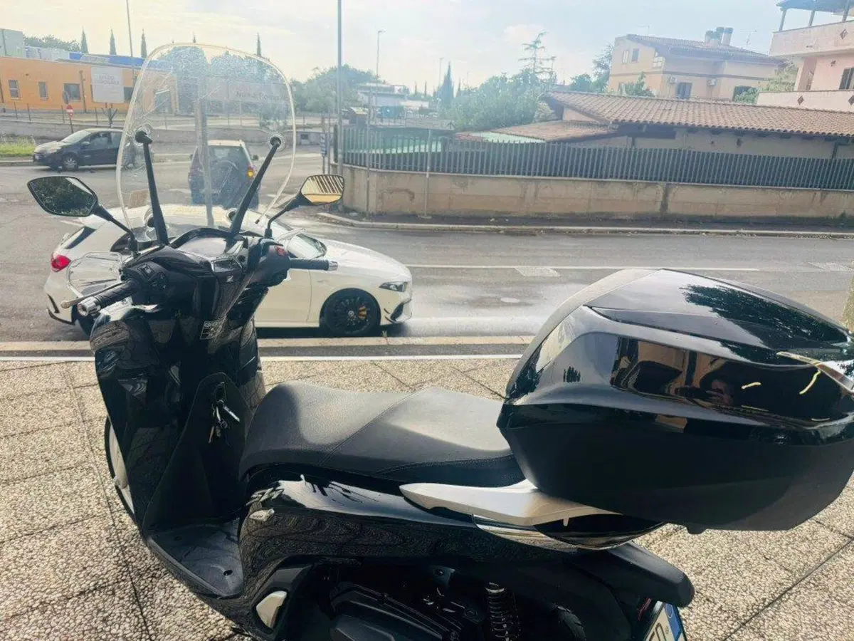 Honda SH 350 (2021 - 24) (9)