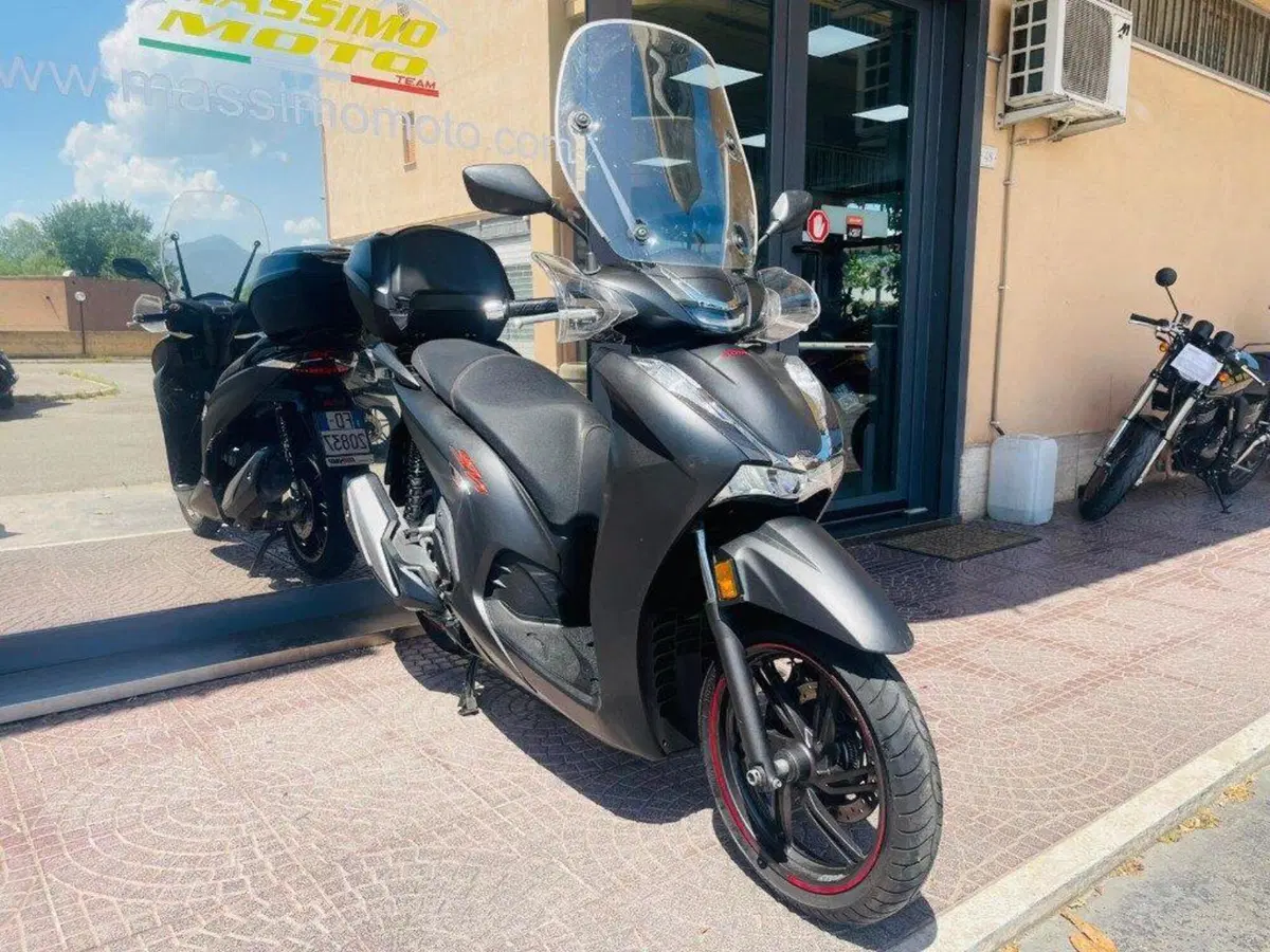 Honda SH 350 (2021 - 24) (3)