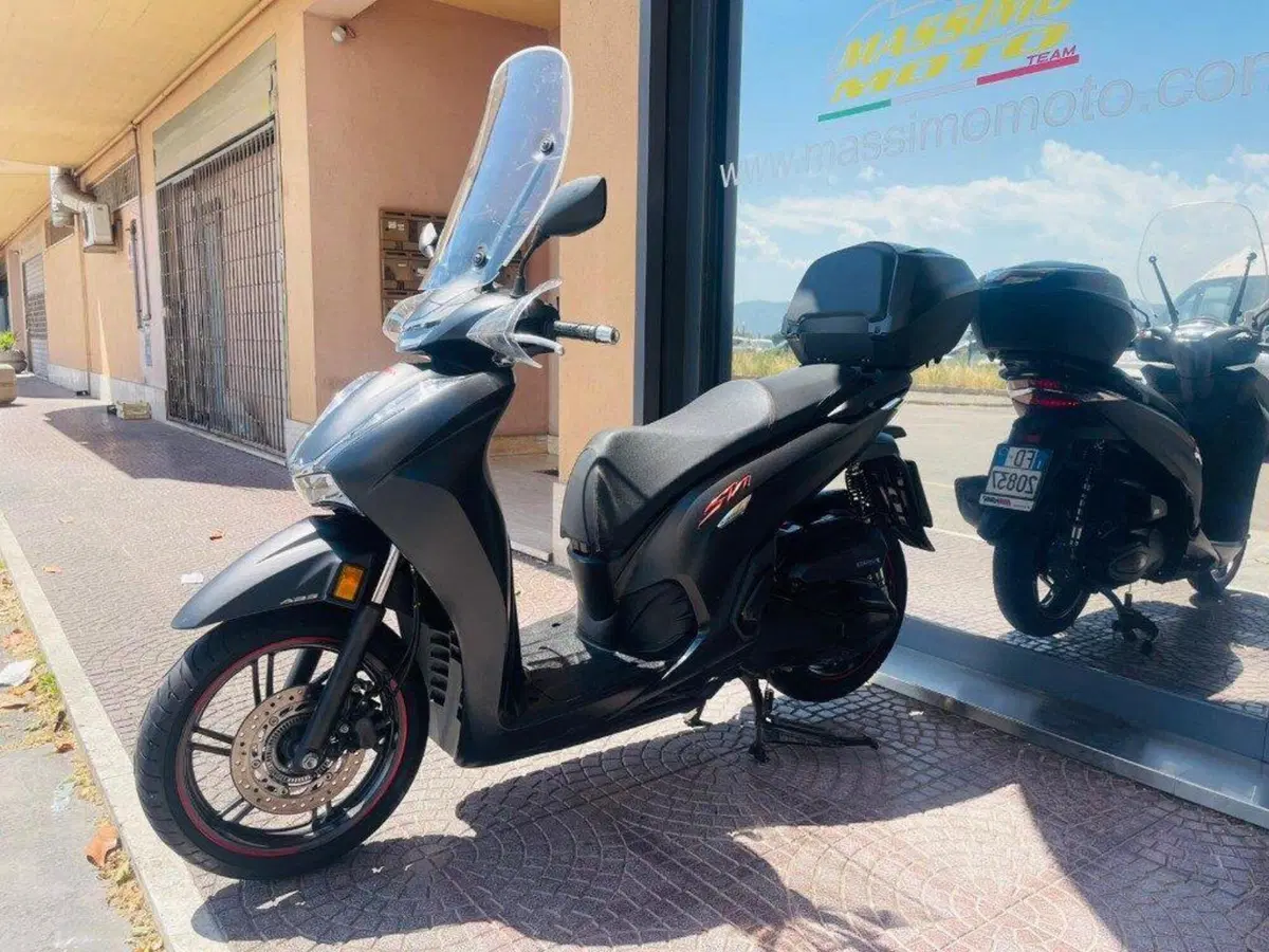 Honda SH 350 (2021 - 24) (9)