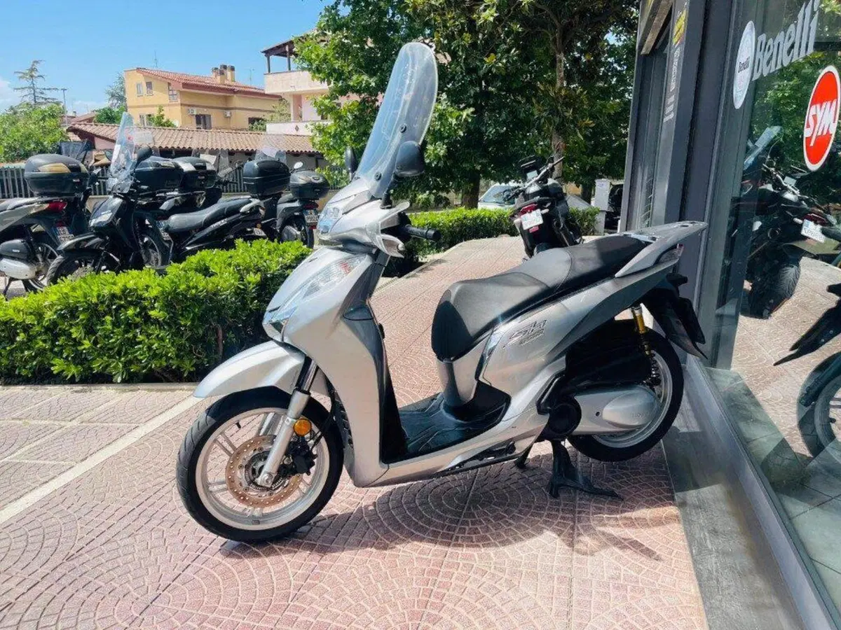 Honda SH 300 i ABS (2016 - 20) (10)