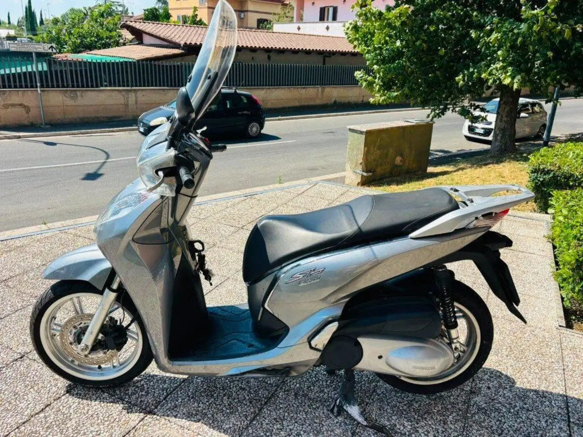 Honda SH 300 i ABS (2016 - 20) (4)