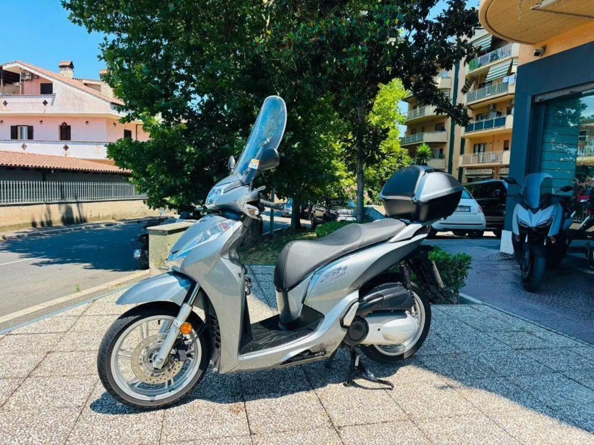 Honda SH 300 i ABS (2013 - 14) (6)