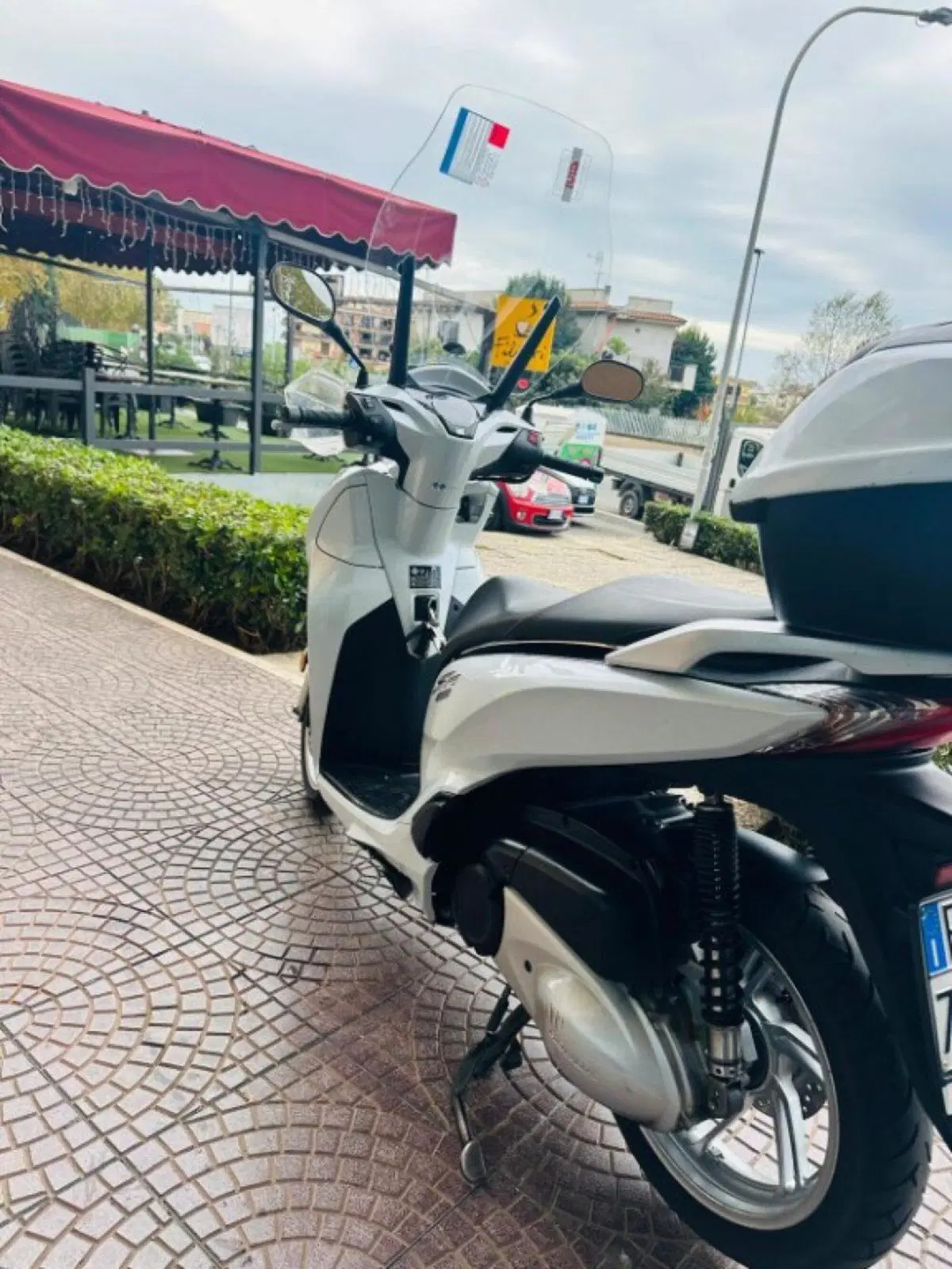 Honda SH 300 i ABS (2016 - 20) (8)