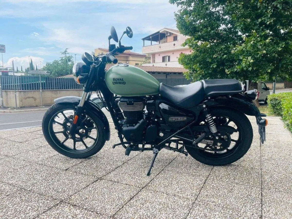 Royal Enfield Meteor 350 (2021 - 26) (4)