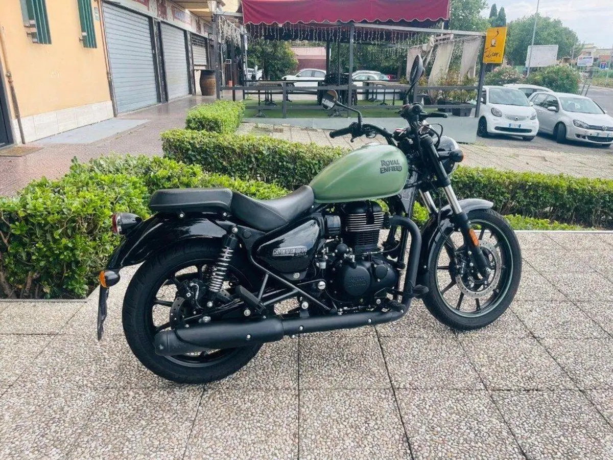 Royal Enfield Meteor 350 (2021 - 26) (10)