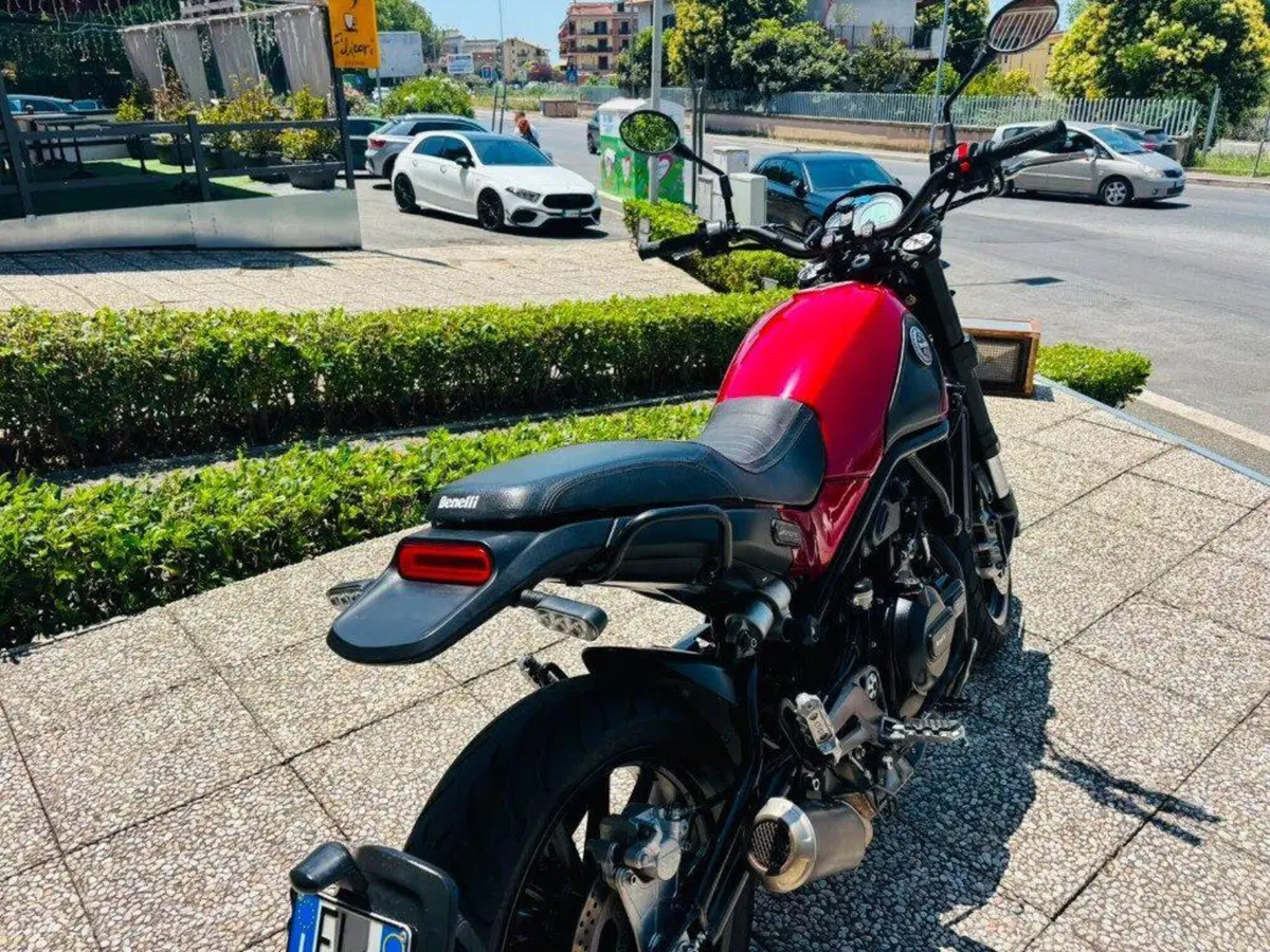 Benelli Leoncino 500 Sport (2017) (6)
