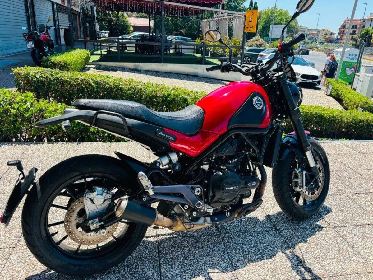 Benelli Leoncino 500 Sport (2017) (4)