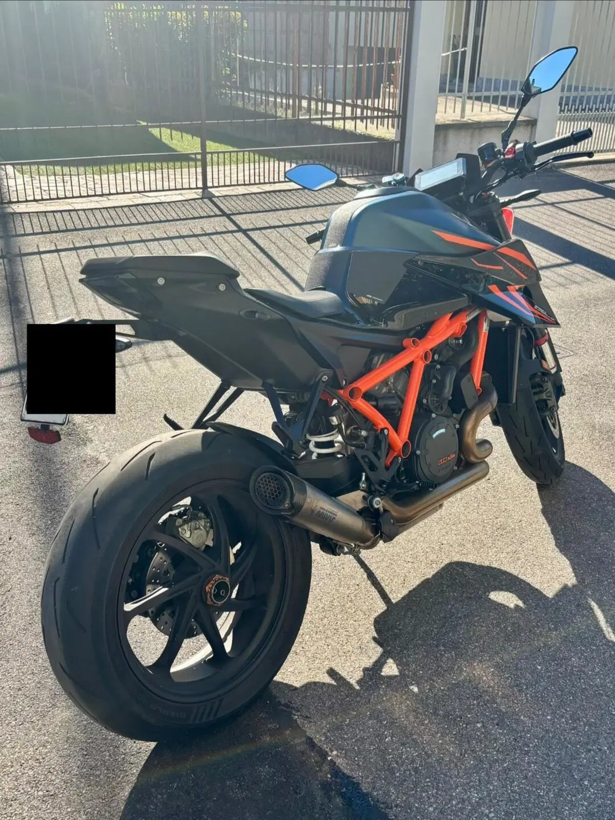 KTM 1290 Super Duke R (2022 - 23) (2)