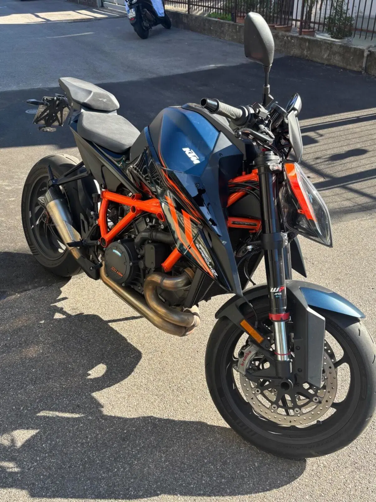 KTM 1290 Super Duke R (2022 - 23) (4)