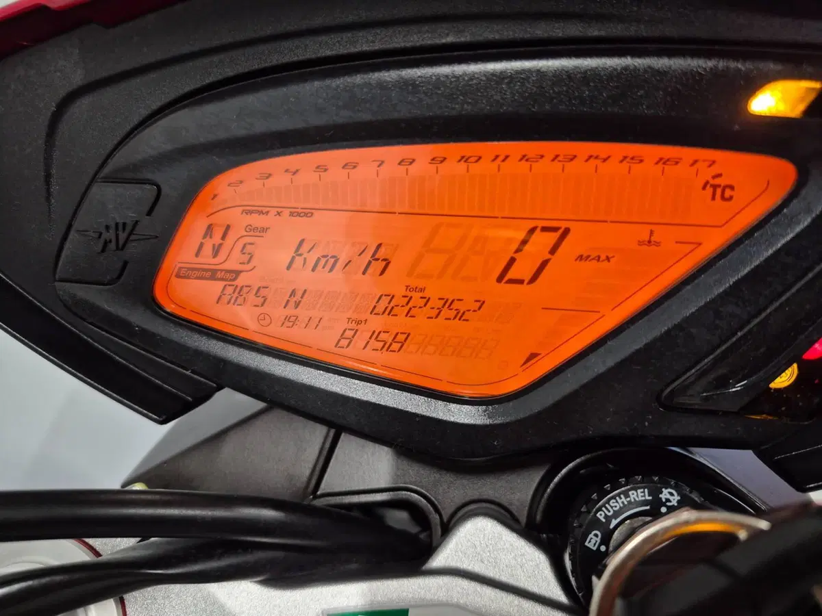 MV Agusta Dragster 800 RR (2015 - 17) (4)