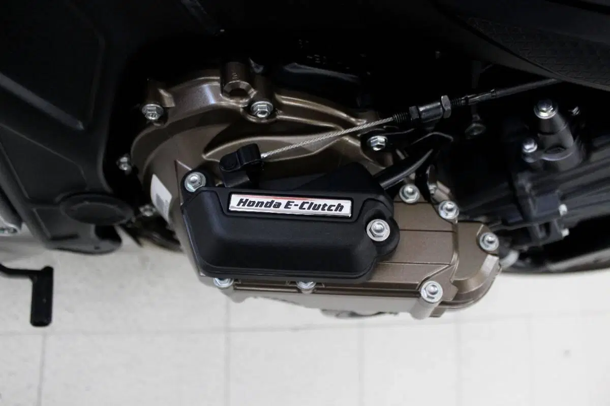 Honda CB 650 R E-Clutch (2024 - 26) (5)